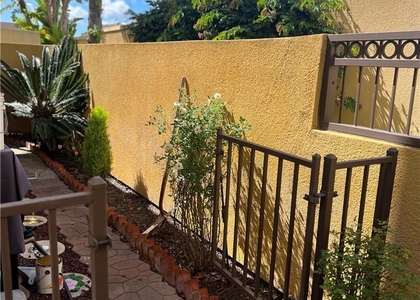 25712 Le Parc - Photo 1