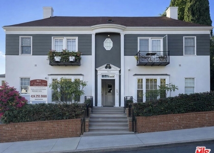 963 N Doheny Drive - Photo 1