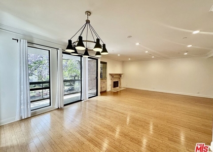 324 N Palm Drive - Photo 1