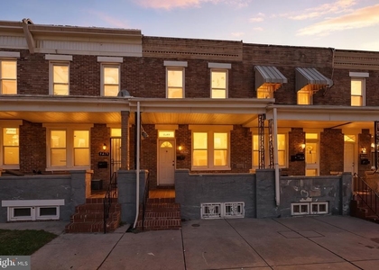 2880 Pelham Avenue - Photo 1