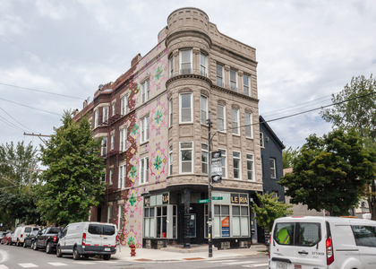 818 W 18th Street - Photo 1