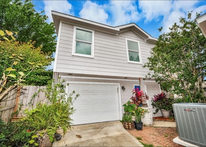 109 N Eastwood Street - Photo 1