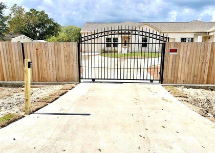 9508 Quaker Court - Photo 1
