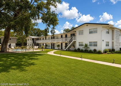 1432 Parkway Drive - Photo 1