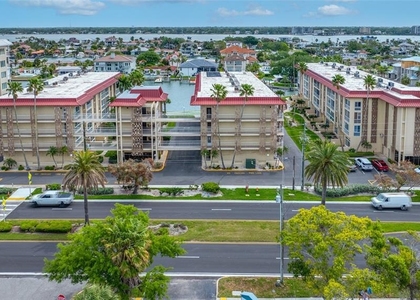 121 Island Way - Photo 1