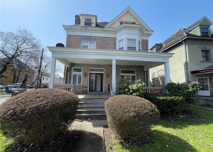 5544 Baywood St - Photo 1