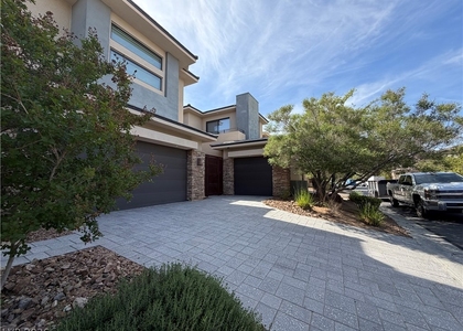 66 Pristine Glen Street - Photo 1