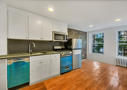 98 Christopher Street - Photo 1