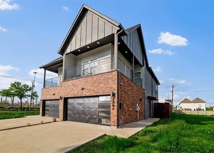 2406 Merlin Street - Photo 1