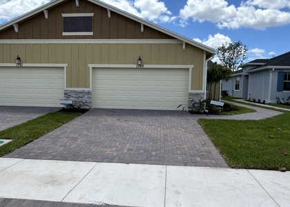1769 Se Crosswood Way - Photo 1