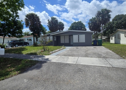 3860 Nw 8th Place - Photo 1