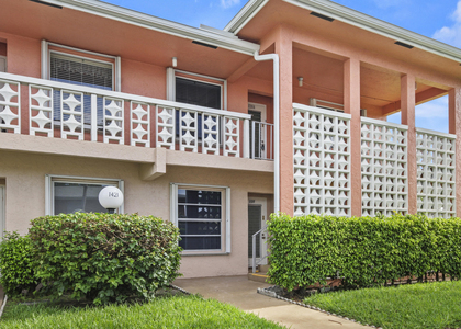 1421 Nw 20th Avenue - Photo 1