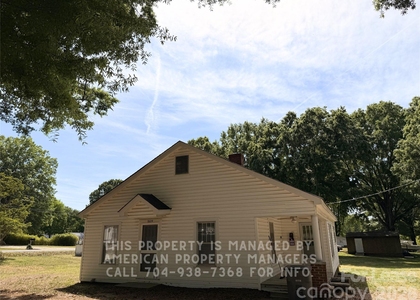 1604 Carolina Avenue - Photo 1
