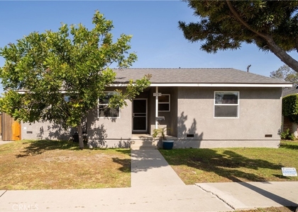 11205 Woolford Street - Photo 1