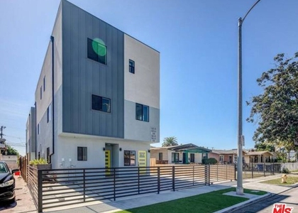 624 W 83rd Street - Photo 1