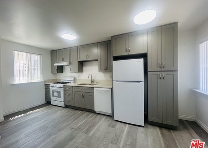 740 N Hill Place - Photo 1
