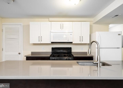 2006 Walnut Street - Photo 1