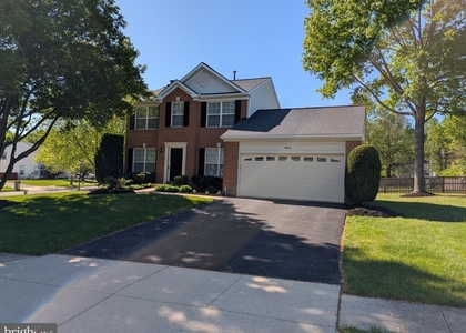 4411 Sutherland Circle - Photo 1