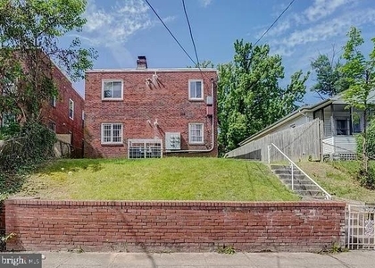 506 Eastern Avenue Ne - Photo 1