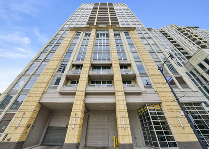 700 N Larrabee Street - Photo 1