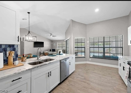 2206 Se 4th Street - Photo 1