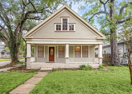 321 W 13th Street - Photo 1