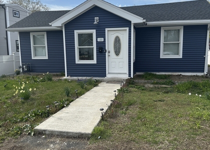 180 Pleasantview Avenue - Photo 1