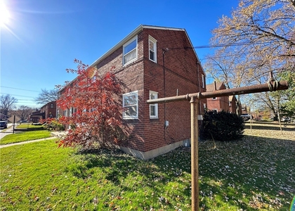 201 Elm St - Photo 1