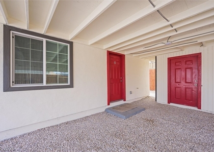 623 N 10th Street - Photo 1