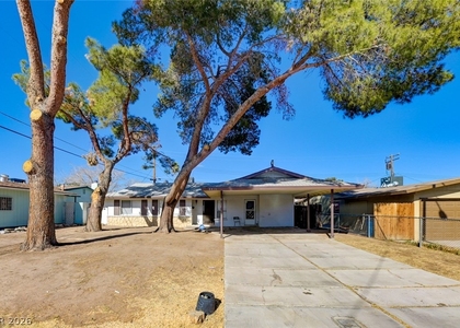 4417 Berkley Avenue - Photo 1