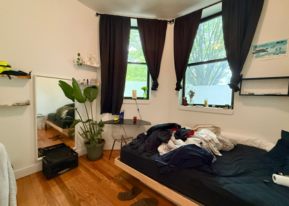 481 Evergreen Avenue - Photo 1