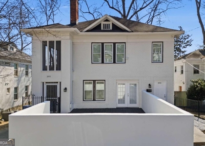 393 8th Street Ne - Photo 1