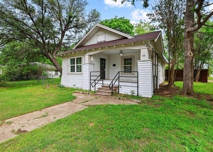 537 E Sears Street - Photo 1