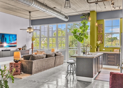425 N Andrews Avenue - Photo 1