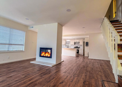 801 N M Street - Photo 1