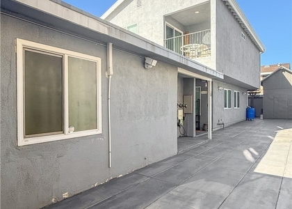 1521 W 37th Place - Photo 1