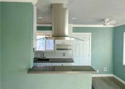 720 47th - Photo 1