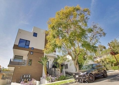 1223 Larrabee Street - Photo 1