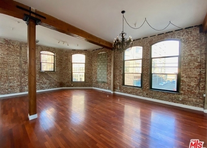 652 Mateo Street - Photo 1
