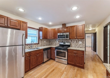 228-20 Edgewood Avenue - Photo 1