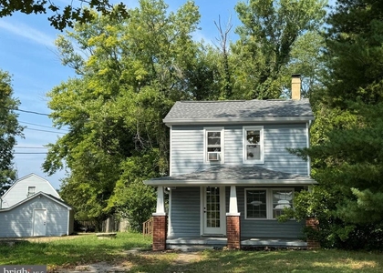 1005 Manning Drive - Photo 1