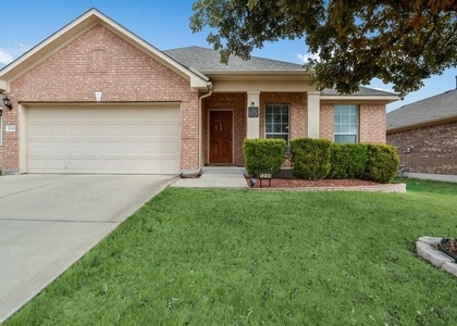 1261 Rainbow Parke Dr - Photo 1