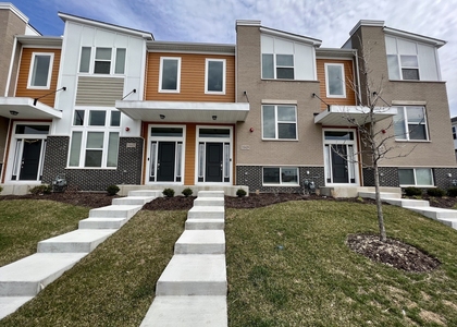 3s629 Camden Street - Photo 1