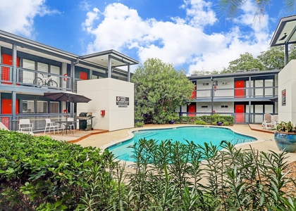 1501 Hyde Park Boulevard - Photo 1