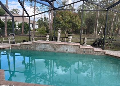 1156 Oakes Boulevard - Photo 1