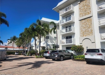 3000 Gulf Shore Boulevard N - Photo 1