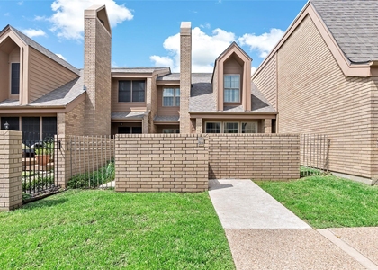 3122 Camelot Drive - Photo 1
