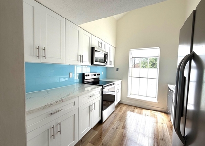 9809 Richmond Avenue - Photo 1