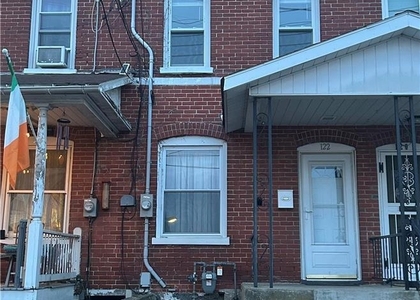 122 S Spruce Street - Photo 1
