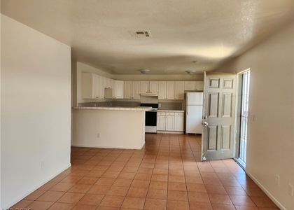 3437 E Cheyenne Avenue - Photo 1